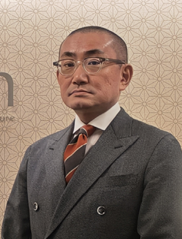 反保宏士郎社長の写真