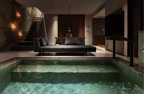 露天風呂のほかサウナも完備する